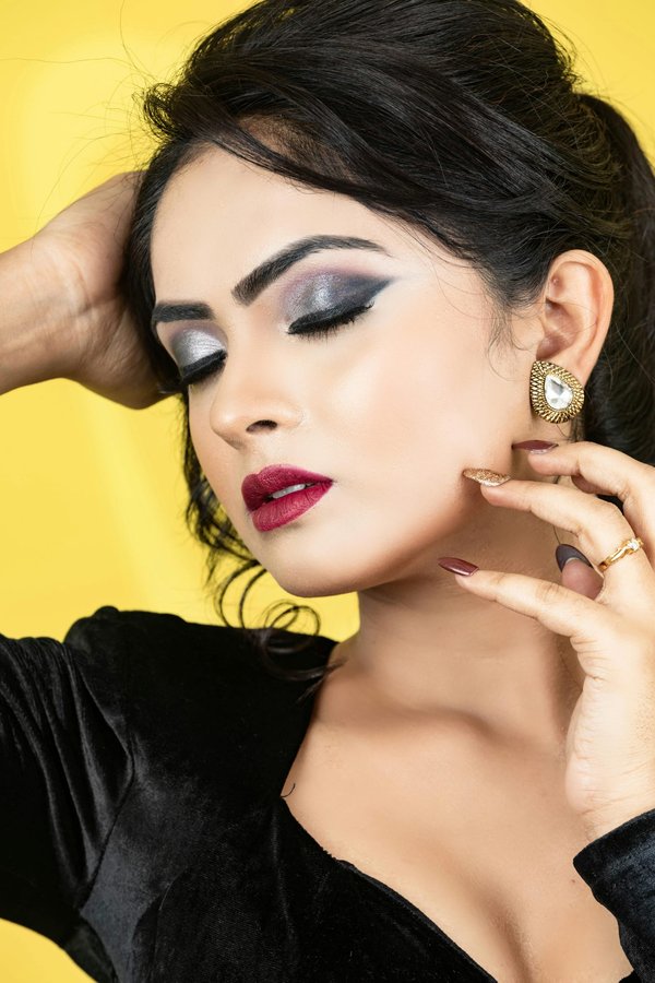 Maquillage : astuces pour des yeux éclatants et tendance